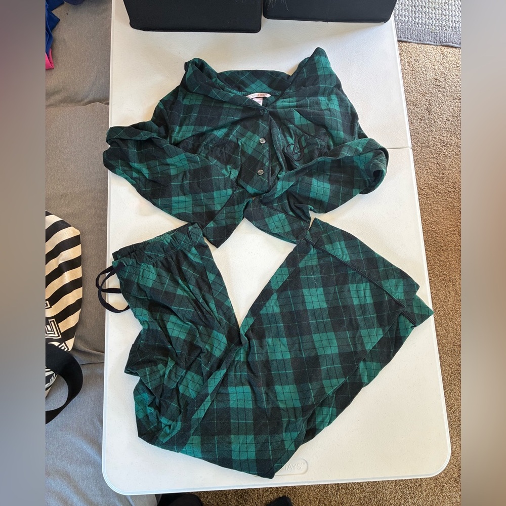 Victoria’s Secret XS Long Sleeve Pajama Set